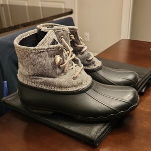 Sperry Women's Black & Silver Herringbone Saltwater Waterproof Boots Size 5
